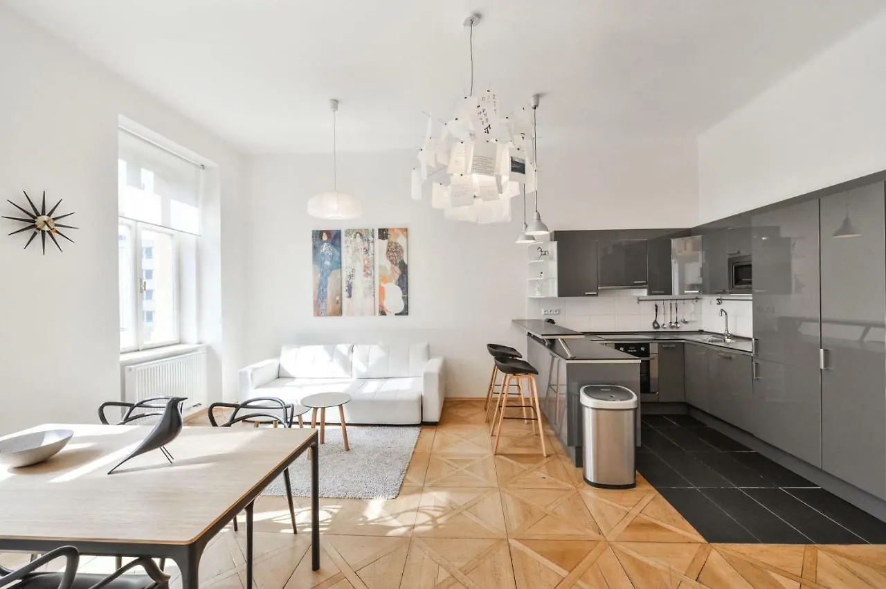 Kafka'S Head Apartment براغ