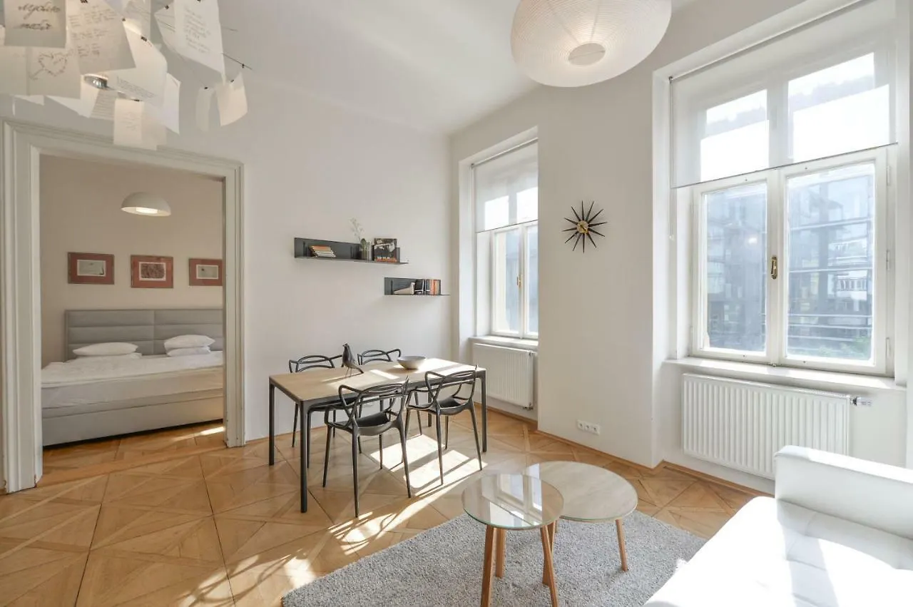 Kafka'S Head Apartment براغ