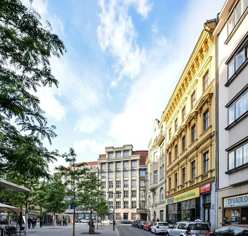 Kafka'S Head Apartment Praag 0*,