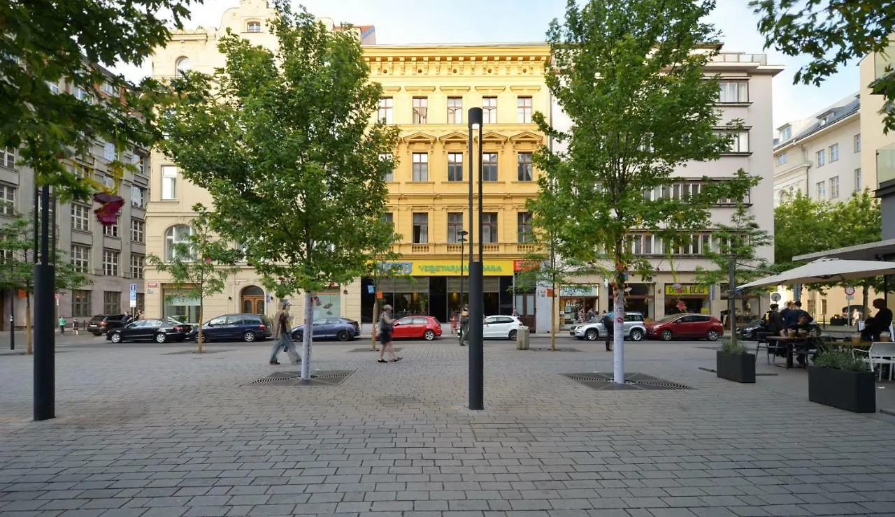 Kafka'S Head Apartment Praag